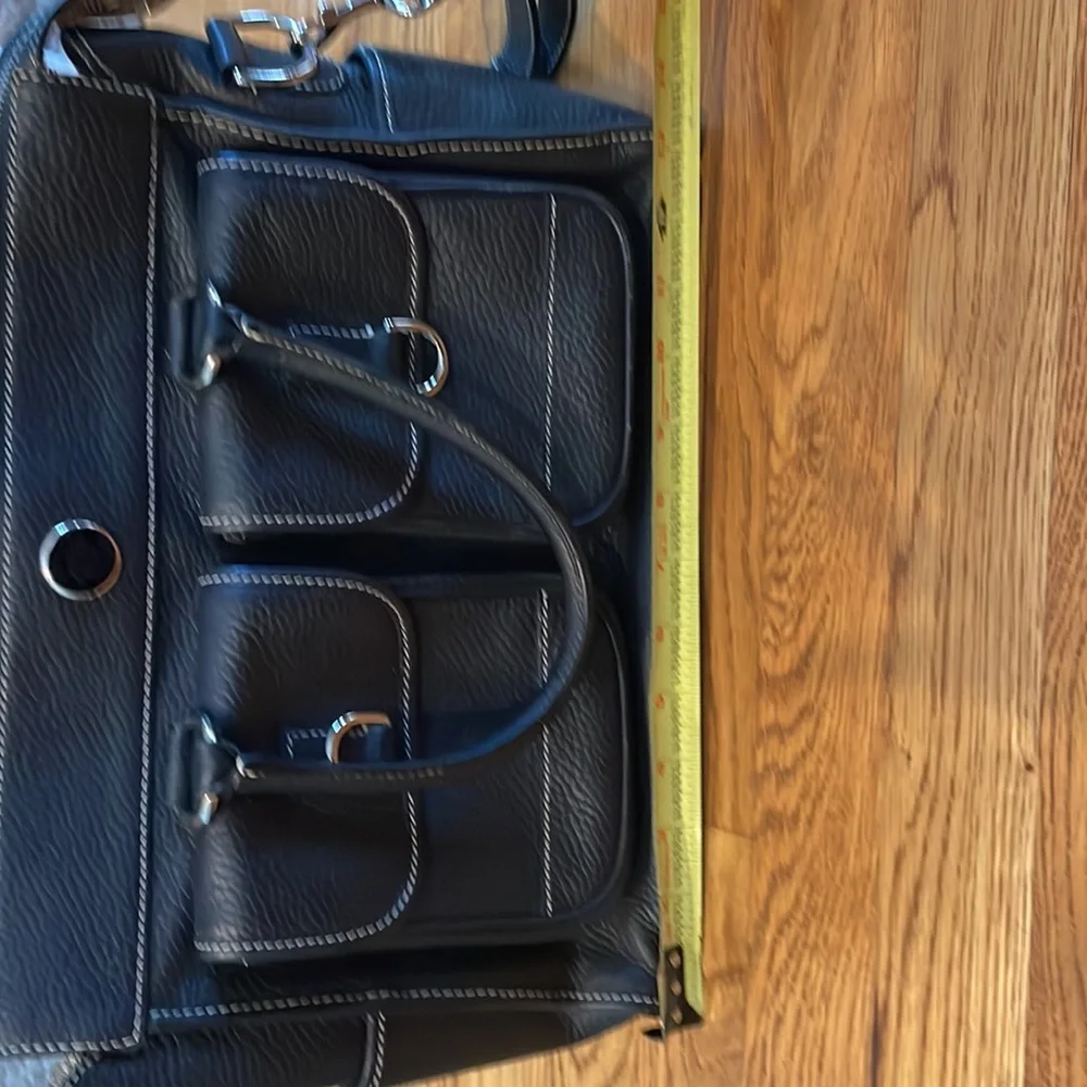 Dooney & Bourke pebble grain leather satchel with silver hardware - Picture 4 of 6